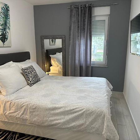 Apartman Magnolija Umag Buitenkant foto